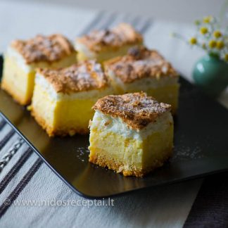 Triju sluoksniu varskes pyragas